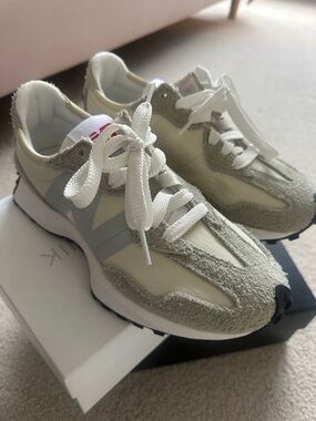 New Balance 327 Cream and sage green Women's Sneakers